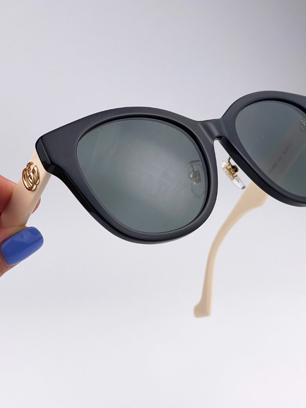 GUCCI GG1002SK 004 BLACK WHITE GREY ROUND SUNGLASSES